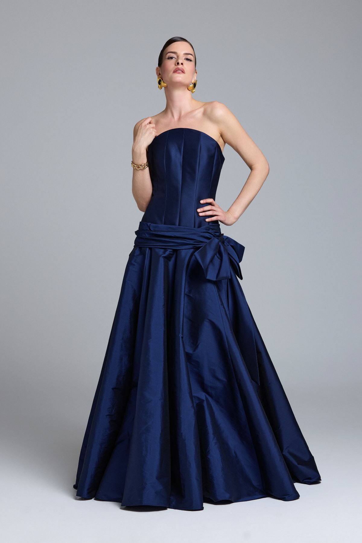 01 vestido longo em zibeline com saia em tafeta drapeada vitor zerbinato
